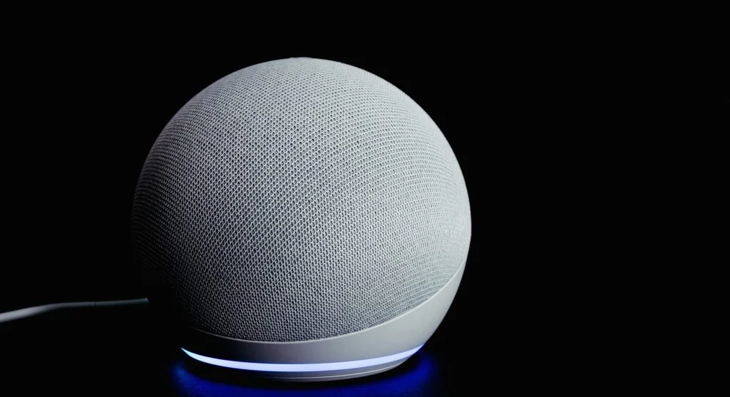 smart speaker controlling devices