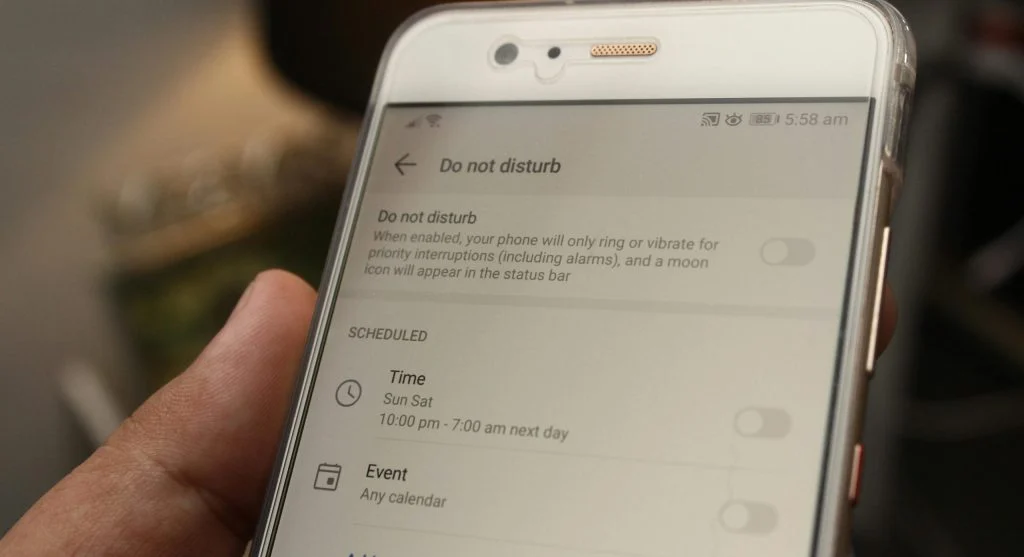 Turning off features to extend smartphone battery life