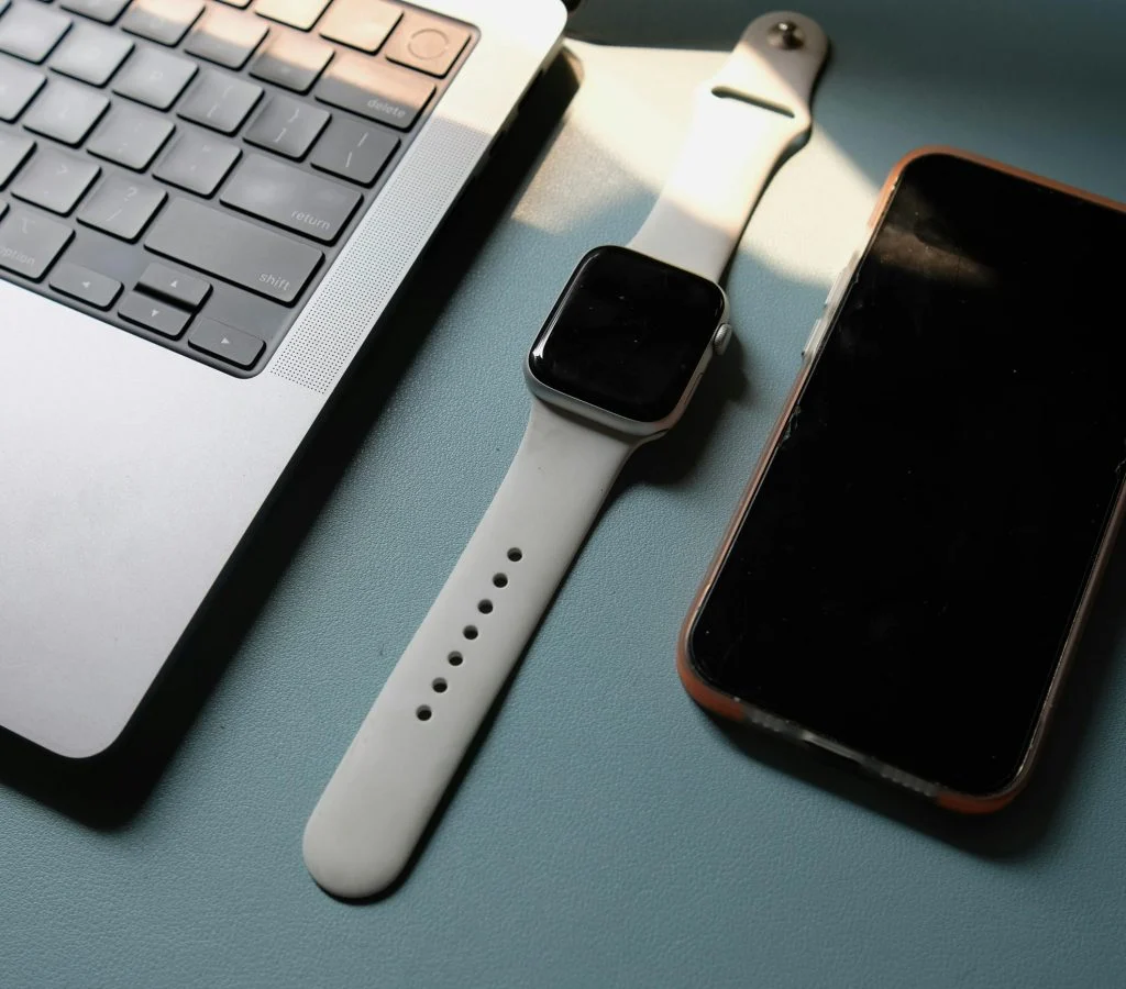Smartwatch displaying connected devices