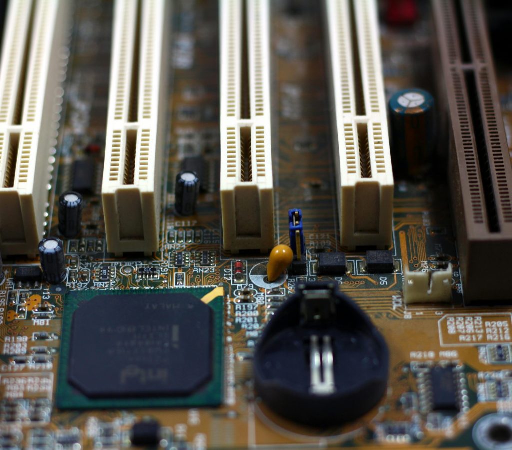 Diagram of RAM interacting with processor and storage