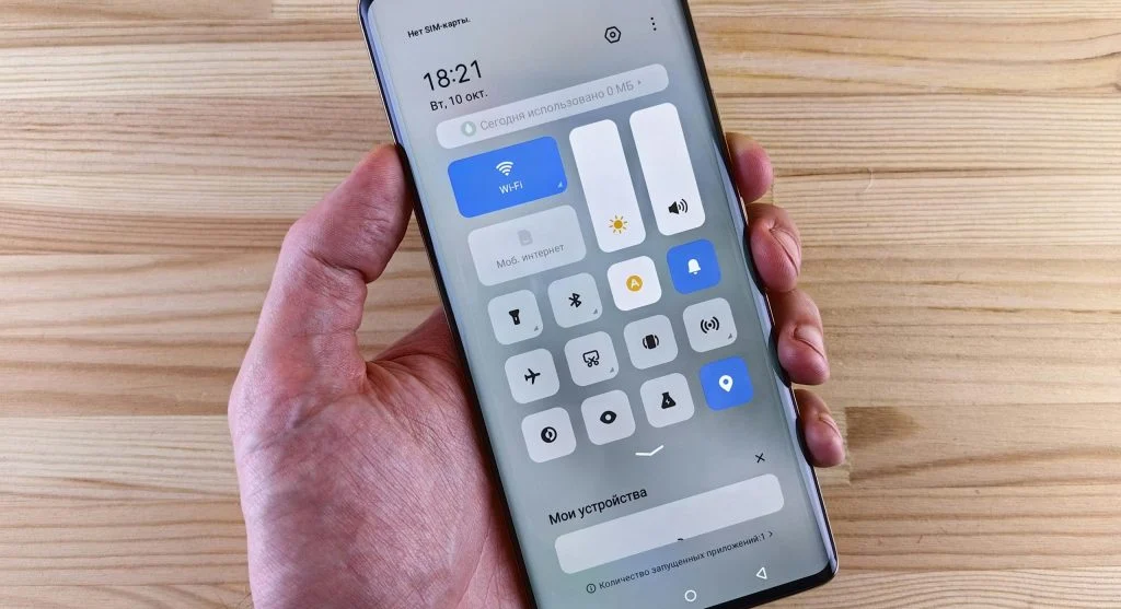 Improve smartphone battery life showing power saving mode