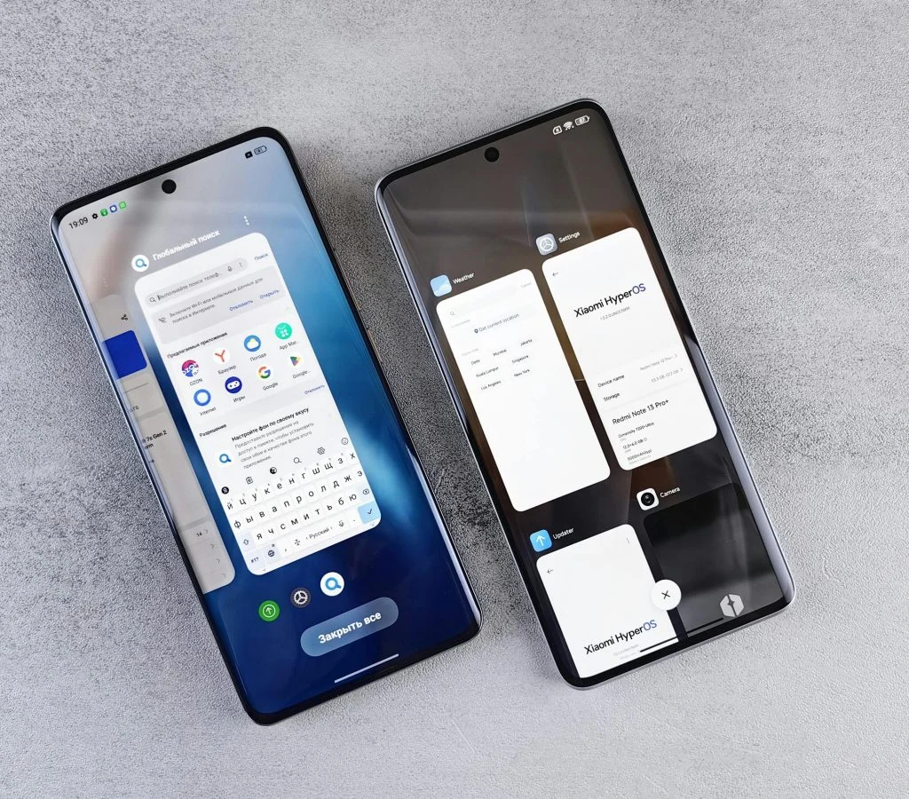 Split screen view on a smartphone with two apps open