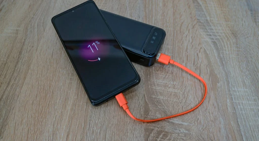 Buying a smartphone checking battery performance