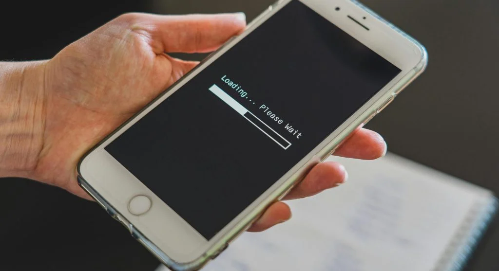 Smartphone with low battery and slow performance