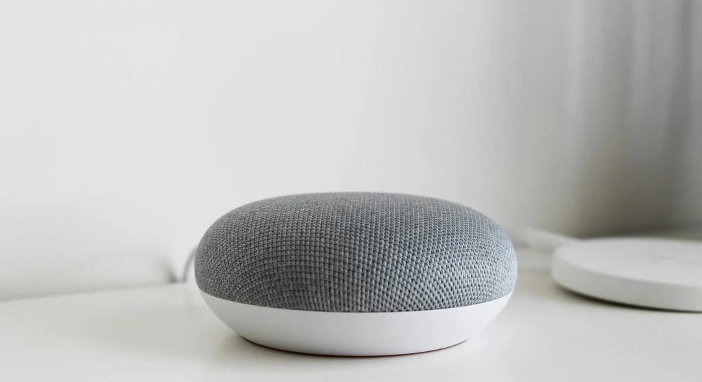 smart speaker with voice response