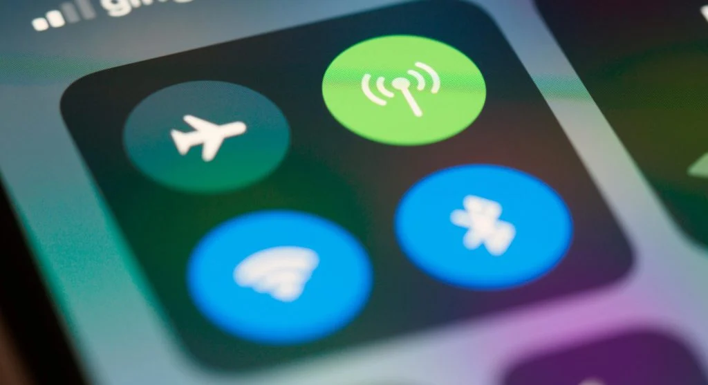 What is Bluetooth showing wireless signal connection